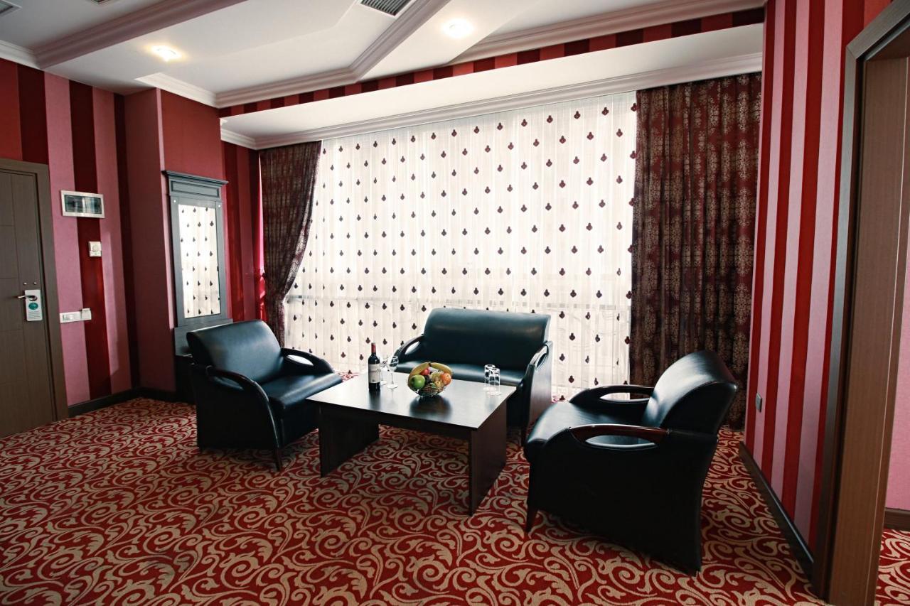 New Baku Hotel Bagian luar foto